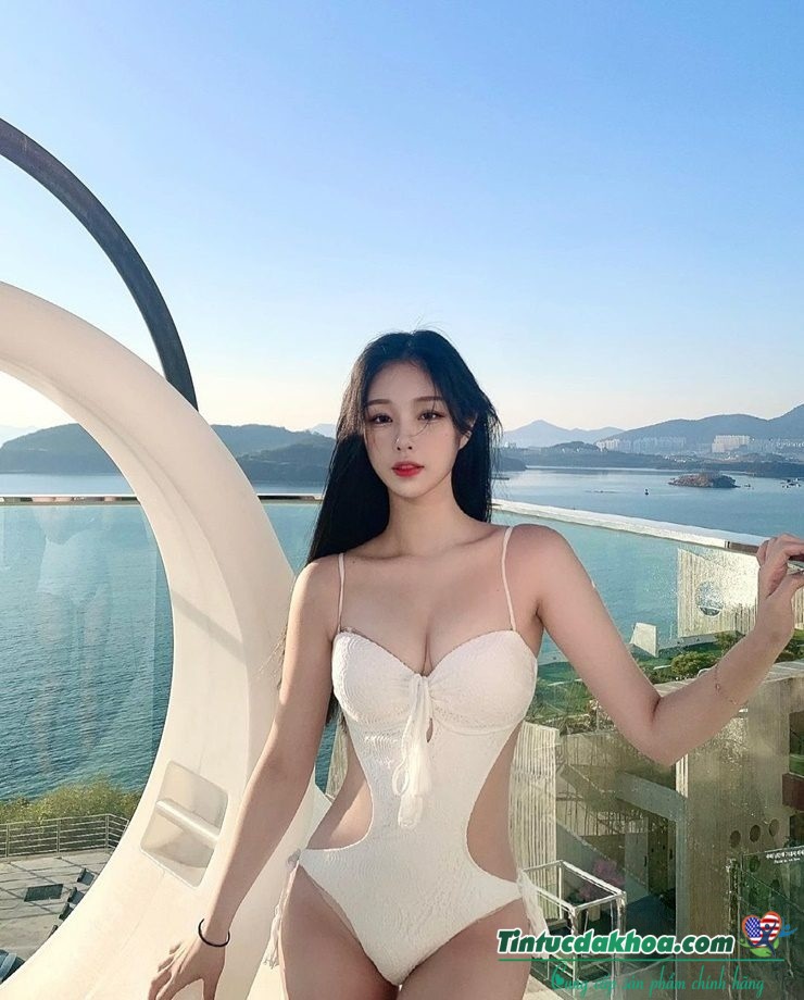 Ngoài công việc streamer, Han-kyung còn là người mẫu, YouTuber du lịch có tiếng trong cộng đồng game