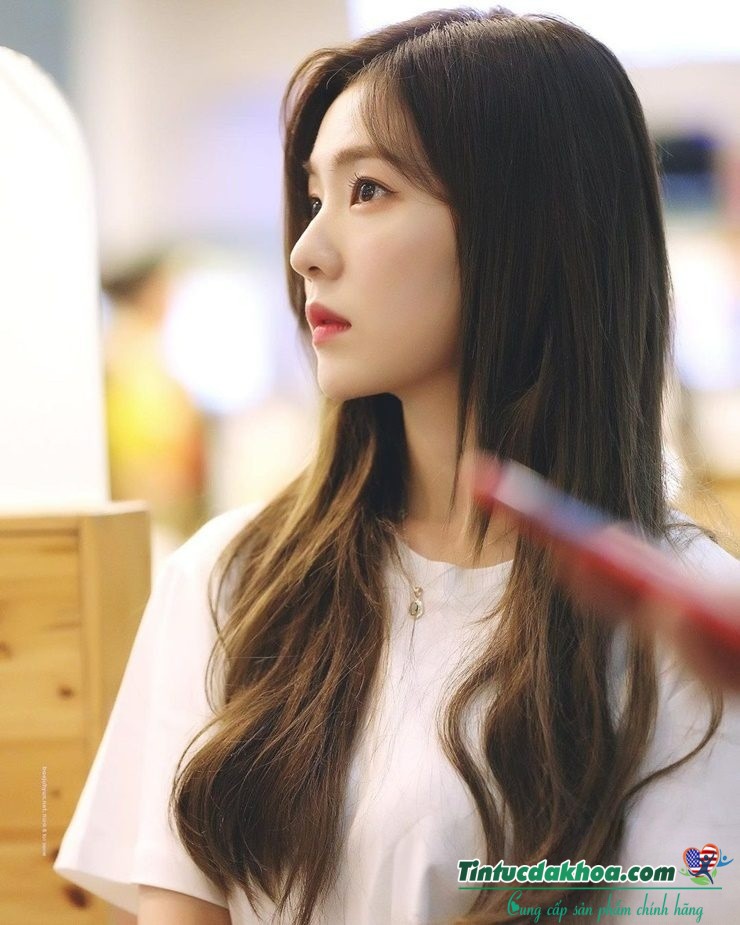 Irene sinh năm 1991, là chị cả của nhóm nhạc Red Velvet .
