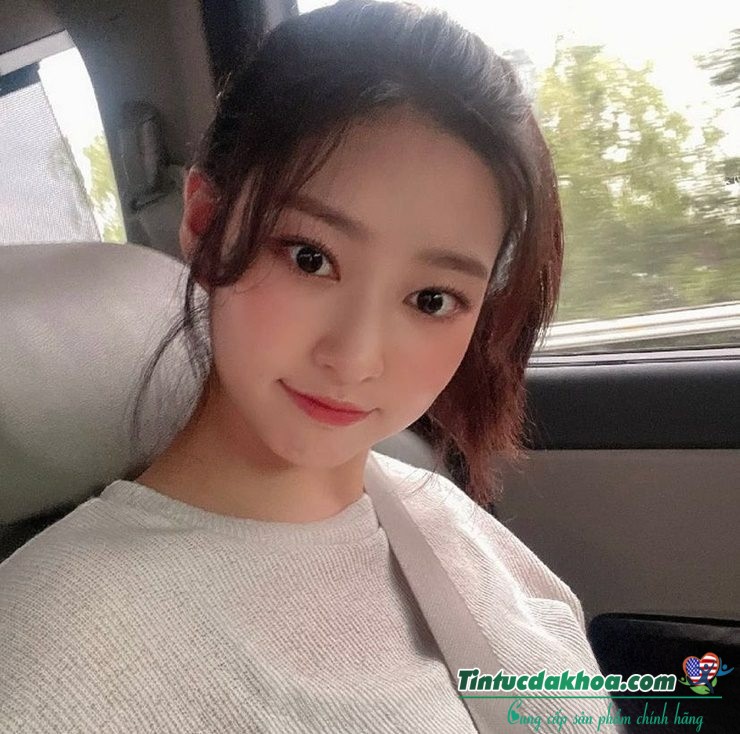 Chim thì được nhốt trong lồng. Còn anh thì nhốt trong tim em này.