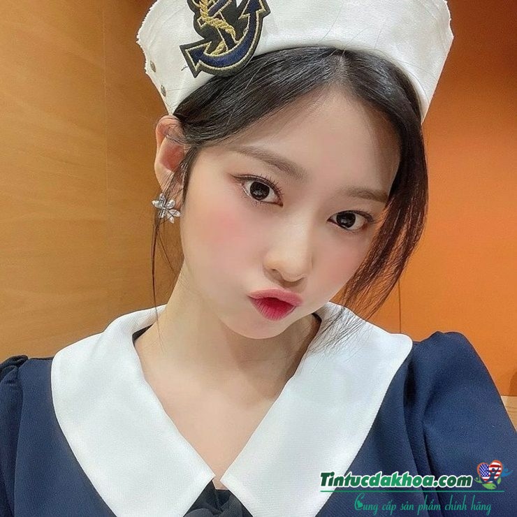 Nhân gian vốn lắm bộn bề. Sao không bỏ hết để về bên nhau.