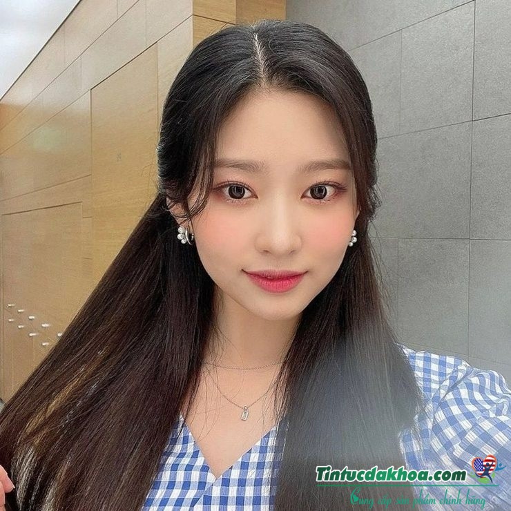 Min Joo được khen là idol hiếm hoi có body gợi cảm, không quá gầy gò, vòng 3 “cực phẩm”.